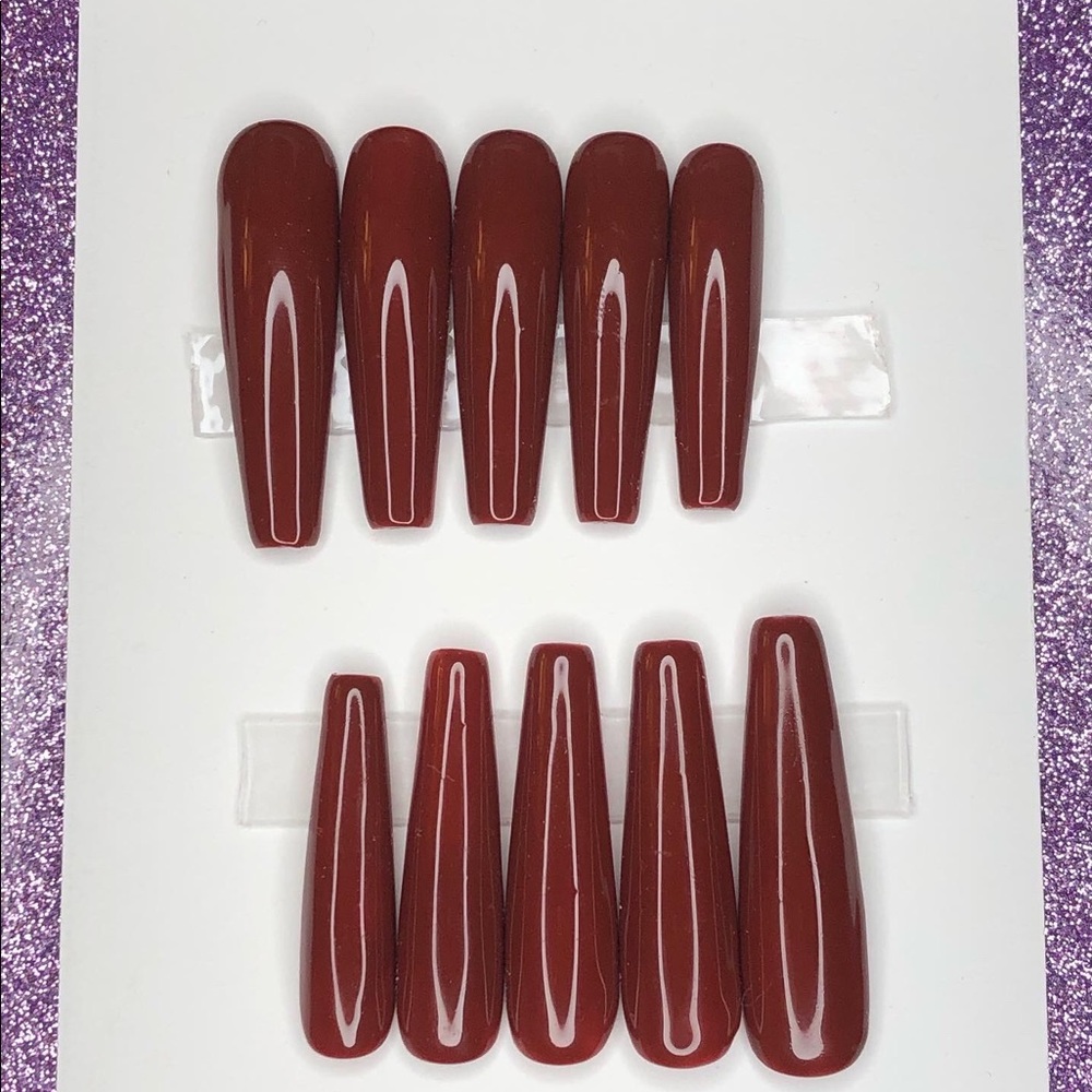 Press on nails